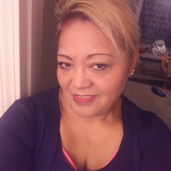 Meet your Posher, Pina - Picture 1 of 1